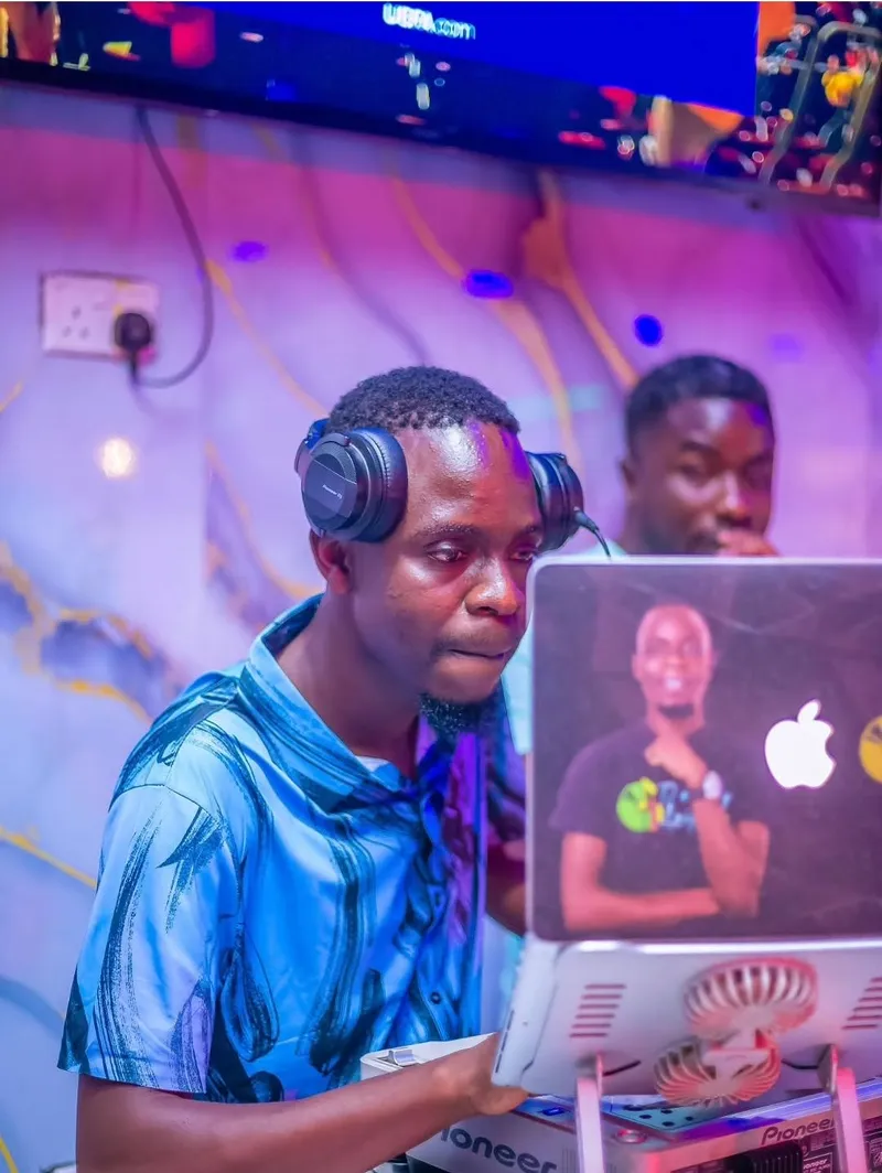 DJ ARIFFIX